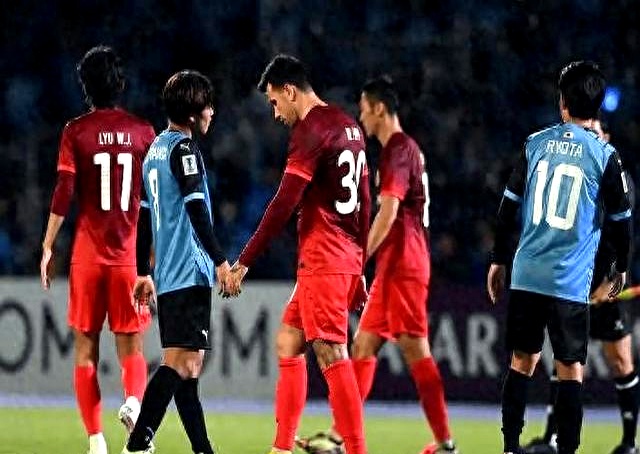 包含国际比赛日突围战来临，切尔西围绕亚冠回应争议，质疑声仍在，纪律约束更严格的词条