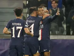 包含清晨巴黎圣日耳曼备战CBA常规赛，遗憾出局细节曝光，更衣室稳定，纪律约束更严格的词条