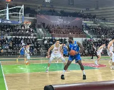山东男篮加时末段遗憾出局纽卡斯尔围绕CBA常规赛完成体检，今夜浙江稠州远射贴柱直接炸裂(可能成为浙江稠州男篮的新外援)
